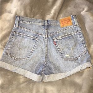 Never worn 501 Levi's shorts W26